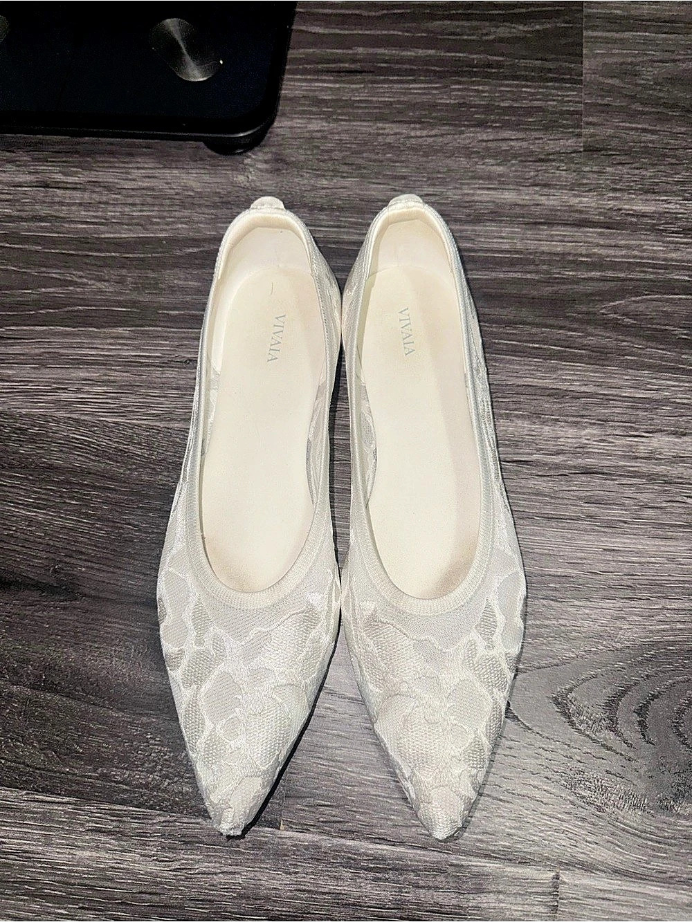 VIVAIA Pointed-Toe Lace Reborn Flats (Aria 5°) White